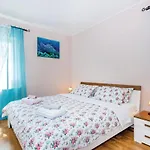 Дом отдыха Luxurious In Bregi