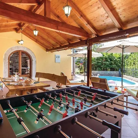 Ferienhaus Cozy In Bregi With Wifi