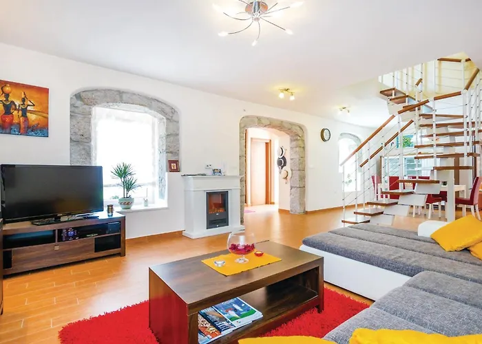 Cozy In Bregi With Wifi