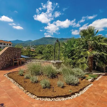 펜션 Cozy In Bregi With Wifi