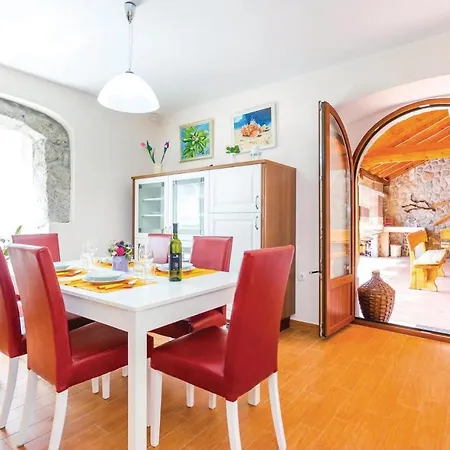 Holiday home 3 Bedroom Lovely In Bregi