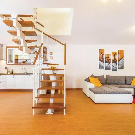 펜션 Cozy In Bregi With Wifi Breza