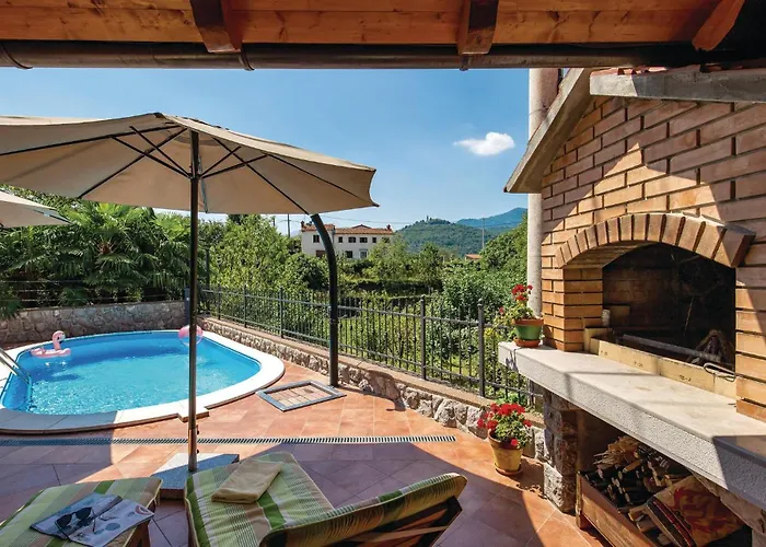 Cozy In Bregi With Wifi Breza