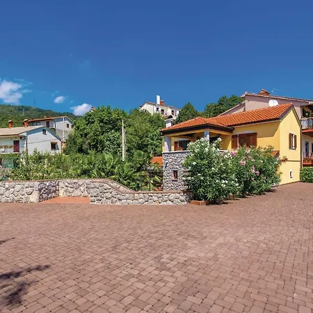 Дом отдыха Cozy In Bregi With Wifi *